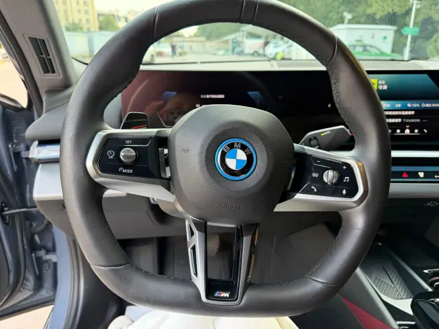 BMW i5 — Фото автомобиля 19