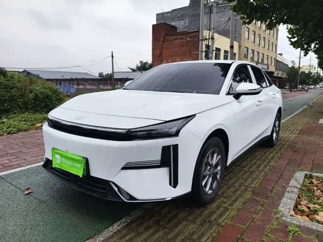 Фотография автомобиля — Geely Galaxy L6