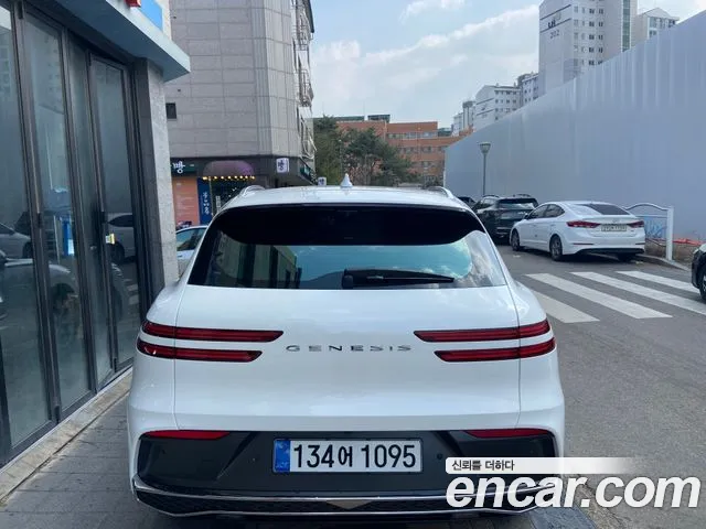 Genesis GV70 — Фото автомобиля 4