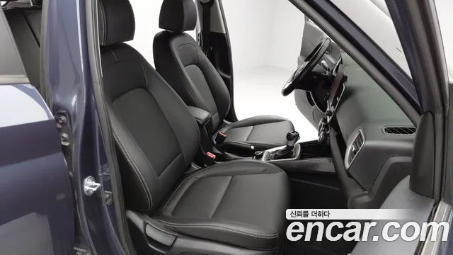 Hyundai Venue — Фото автомобиля 8