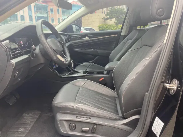 Volkswagen Passat — Фото автомобиля 7
