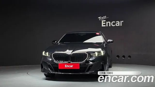 BMW 5 Series G60 — Фото автомобиля 3