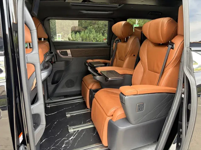 Toyota Alphard — Фото автомобиля 13