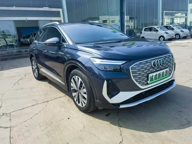 Audi Q4 e-tron — Фото автомобиля 3