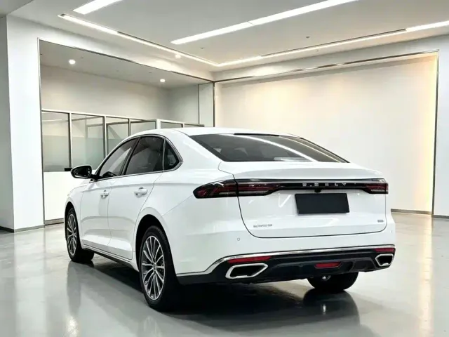 Geely Emgrand — Фото автомобиля 8