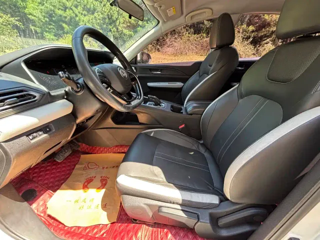 Dongfeng Fengshen E70 — Фото автомобиля 7