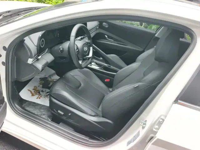 Hyundai Elantra — Фото автомобиля 9