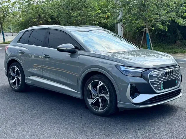 Audi Q4 e-tron — Фото автомобиля 3