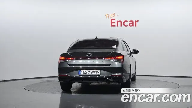 Hyundai AVANTE Avante (CN7) — Фото автомобиля 4