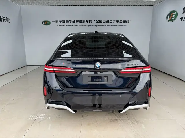 BMW 5 Series — Фото автомобиля 6