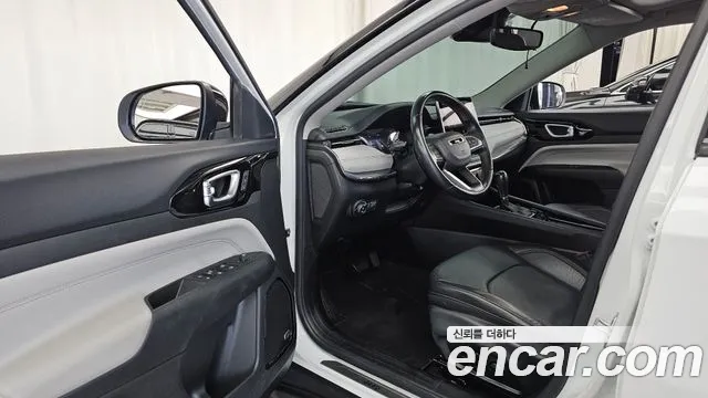 Jeep Compass — Фото автомобиля 10