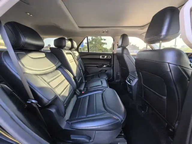 Ford Explorer — Фото автомобиля 9