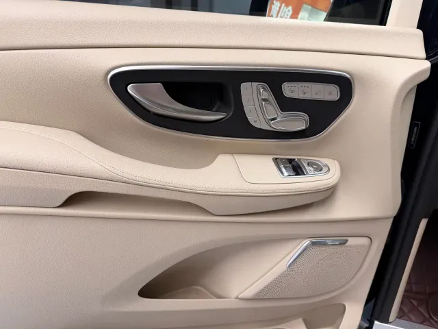 Mercedes-Benz V-Class — Фото автомобиля 8
