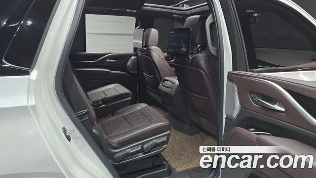 Cadillac Escalade Escalade 5 поколение — Фото автомобиля 9