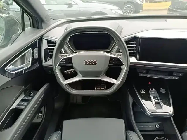 Audi Q4 e-tron — Фото автомобиля 10