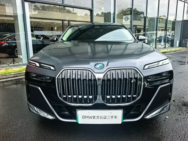 BMW BMW i7 2023 eDrive50L Leading M Sport Package — Фото автомобиля 2
