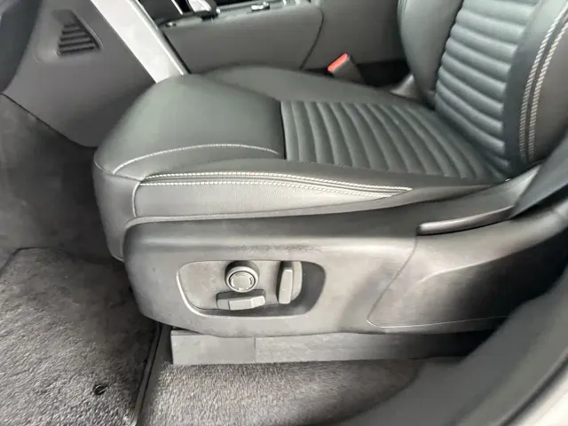 Land Rover Discovery — Фото автомобиля 12