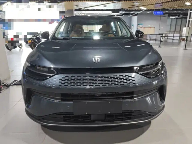 Leapmotor C11 — Фото автомобиля 2