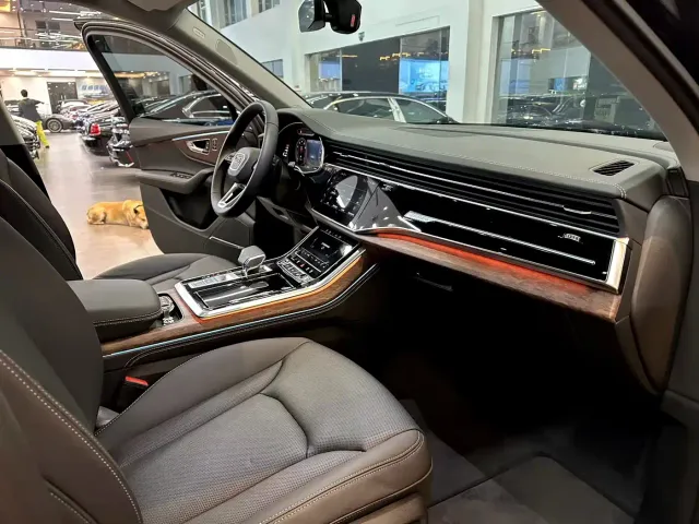 Audi Q7 — Фото автомобиля 7