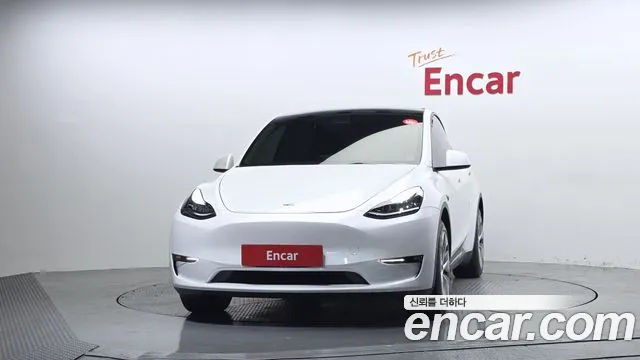 Tesla Model Y — Фото автомобиля 2