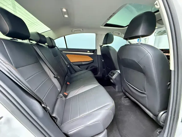 Volkswagen Bora — Фото автомобиля 12