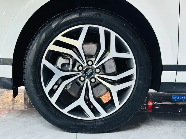 Land Rover Range Rover Evoque — Фото автомобиля 8