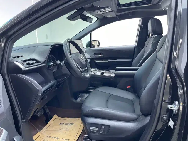 Toyota Granvia — Фото автомобиля 14