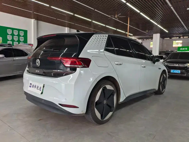 Volkswagen ID.3 — Фото автомобиля 16