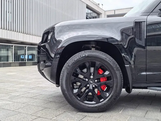 Land Rover Defender — Фото автомобиля 8