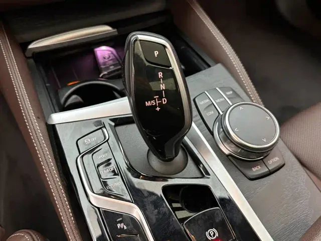 BMW 5 Series — Фото автомобиля 16