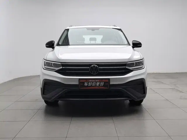 Volkswagen Tiguan L — Фото автомобиля 3