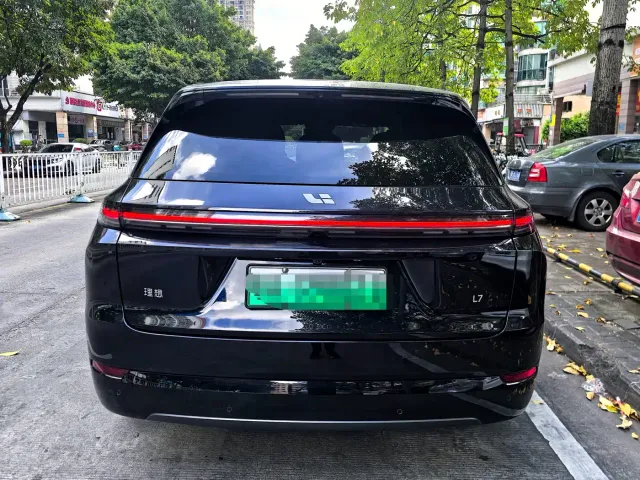 Li Auto L7 — Фото автомобиля 3