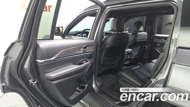 Jeep Cherokee Grand Cherokee(WL) L 3.6 Overland — Фото автомобиля 22