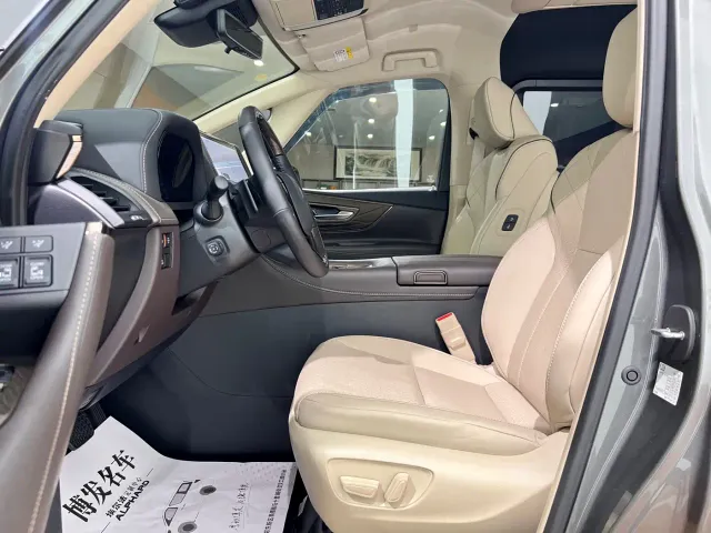 Toyota Vellfire — Фото автомобиля 11