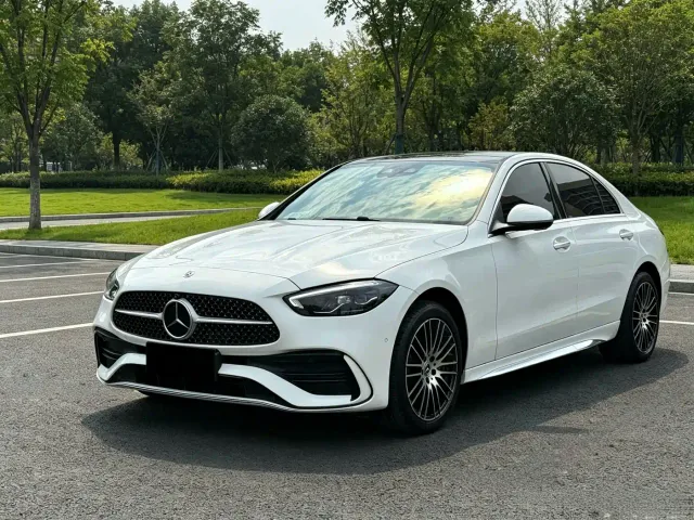 Фотография автомобиля — Mercedes-Benz C-Class