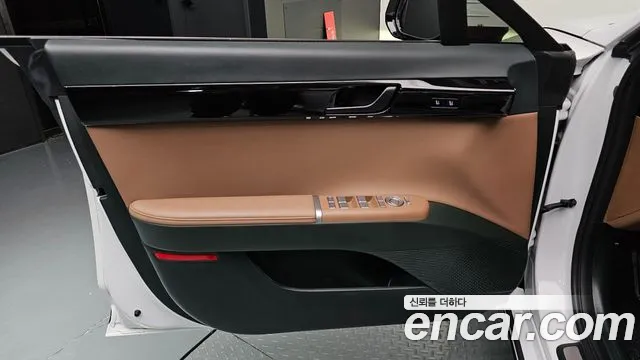 Hyundai Grandeur GN7 — Фото автомобиля 13