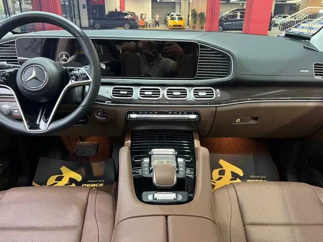 Mercedes-Benz GLE-Class — Фото автомобиля 12