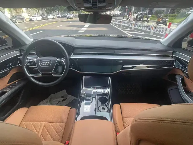 Audi A8 — Фото автомобиля 14
