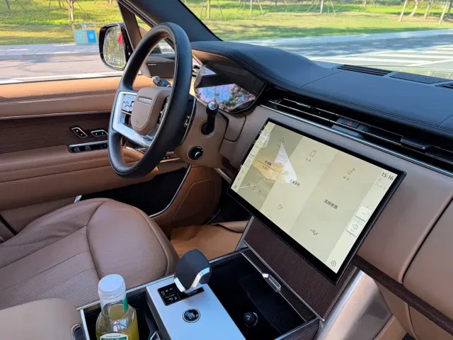 Land Rover Range Rover — Фото автомобиля 15