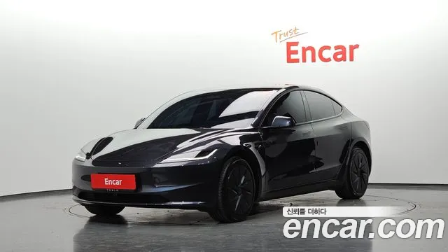 Фотография автомобиля — Tesla Model 3