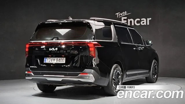 Kia Canival — Фото автомобиля 2