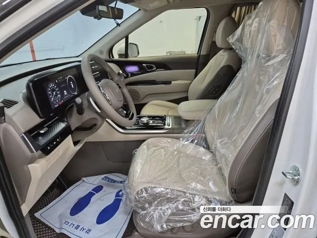 Kia Carnival Generation 4 — Фото автомобиля 11