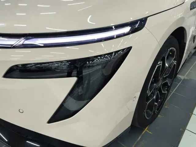 Nissan N7 — Фото автомобиля 5