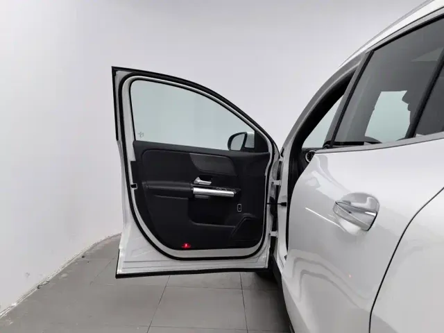 Mercedes-Benz GLA-Class — Фото автомобиля 8