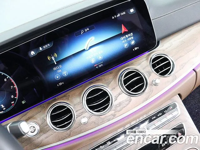 Mercedes-Benz E-Class — Фото автомобиля 7
