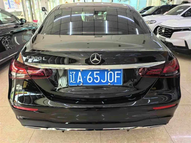 Mercedes-Benz E-Class — Фото автомобиля 5