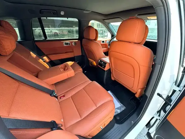 Li Auto L6 — Фото автомобиля 5