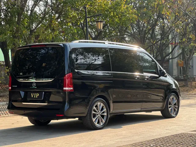 Mercedes-Benz V-Class — Фото автомобиля 30