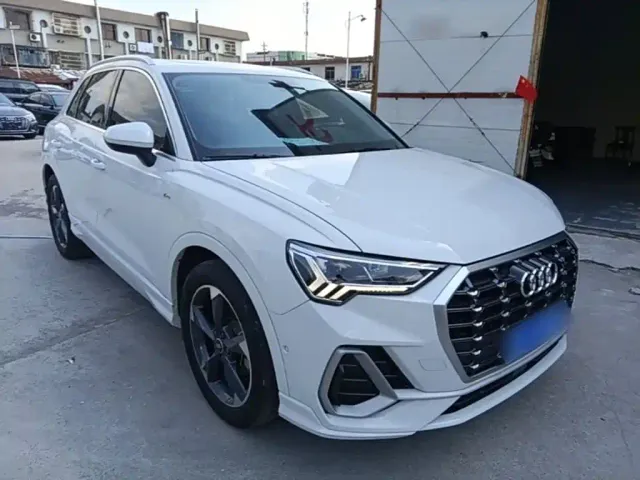 Audi Q3 — Фото автомобиля 3