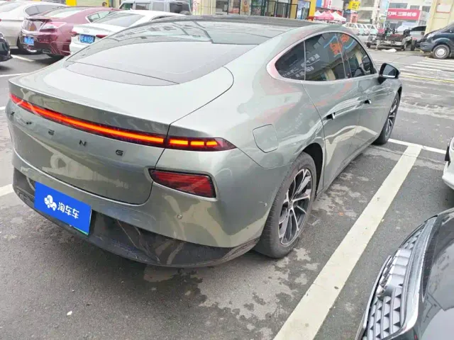 Xpeng P7 — Фото автомобиля 3